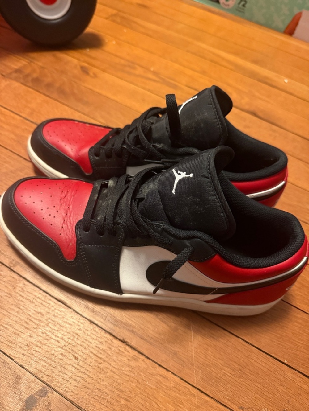 Jordan 1 Low bred toe